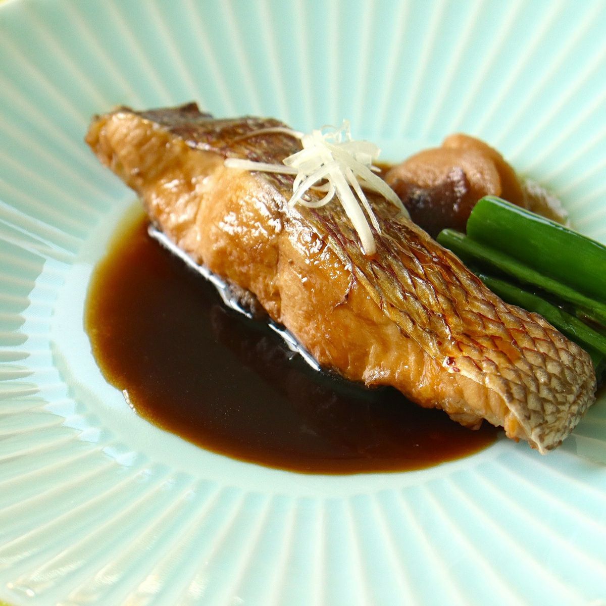 鯛の煮付け